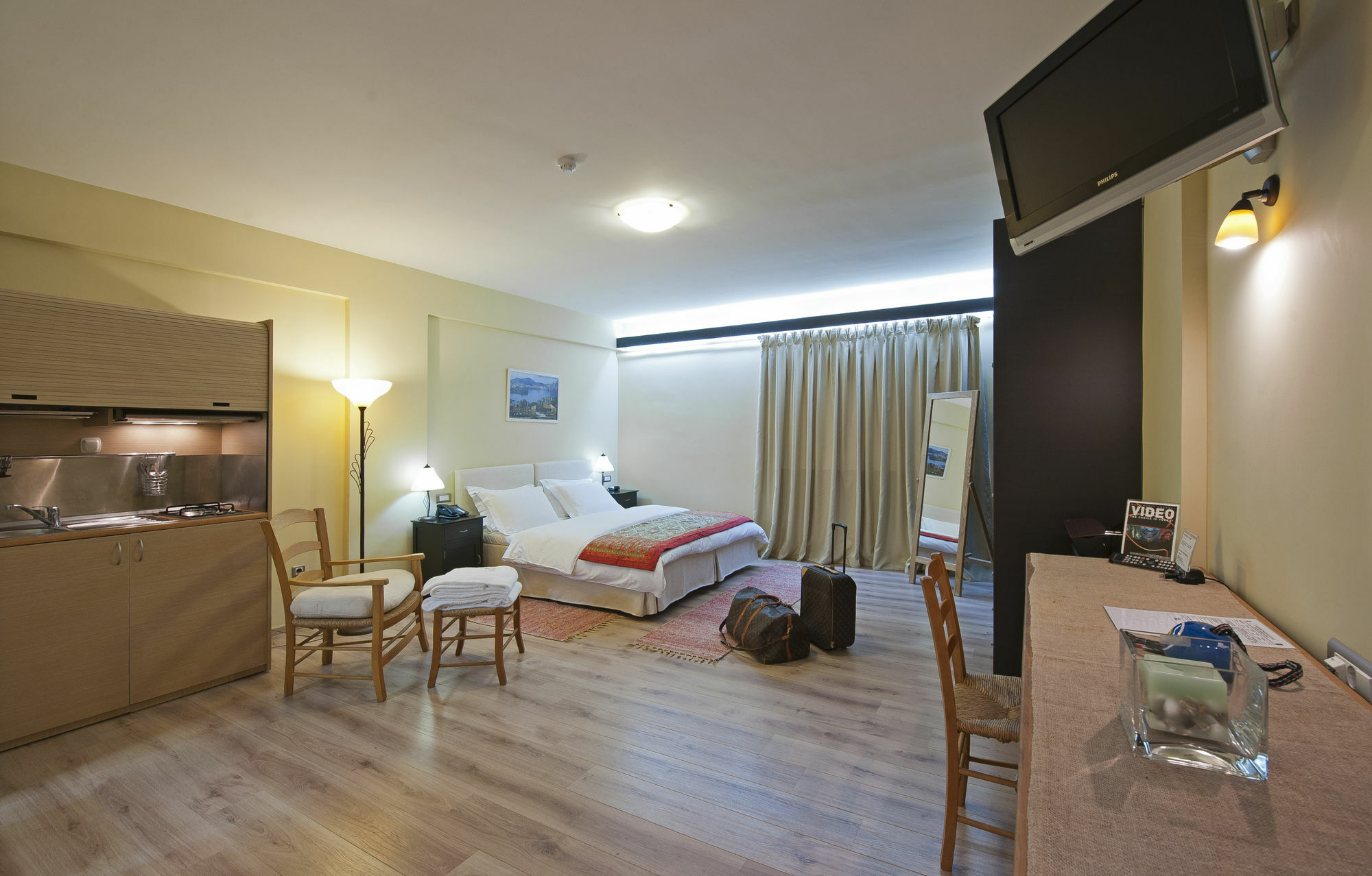 Efplias Hotel Apartments Pireu Exterior foto